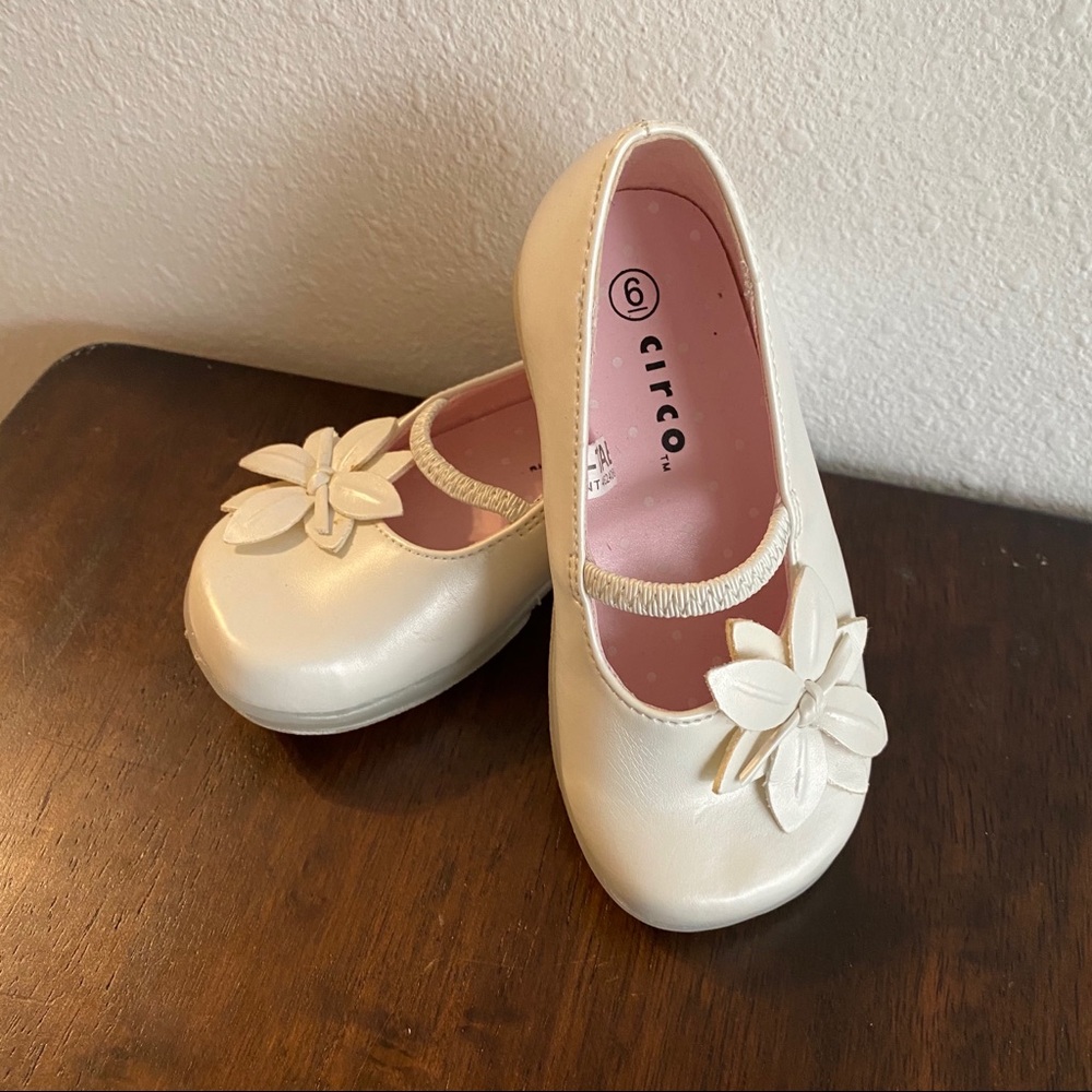 Circo Flats 6